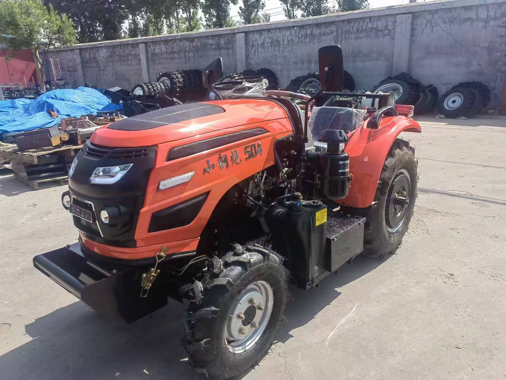 Полноприводной трактор 180HP